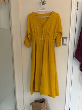 XiRENA Mustard Yellow Midi Dress